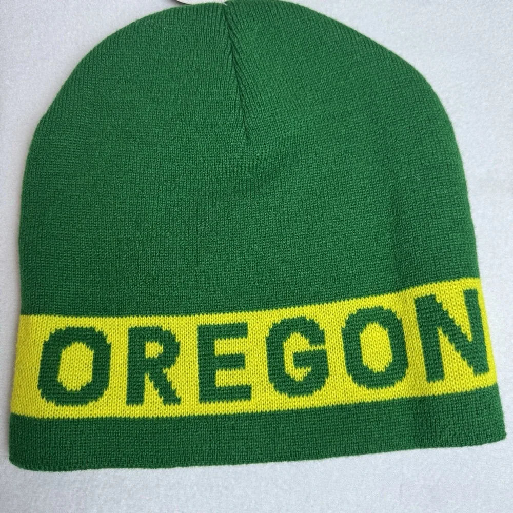 New Oregon Ducks Captivating Beanie Green Yellow Stocking Cap Knit University